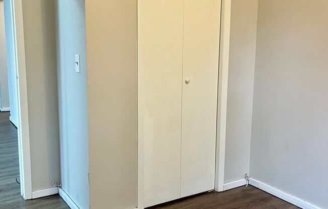 2 beds, 1 bath, 550 sqft, $1,245, Unit 22
