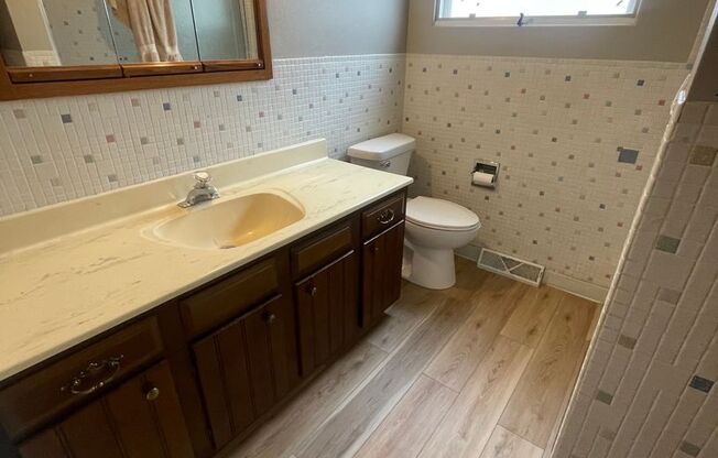 3 bedroom, 1 bath home for rent in great location!