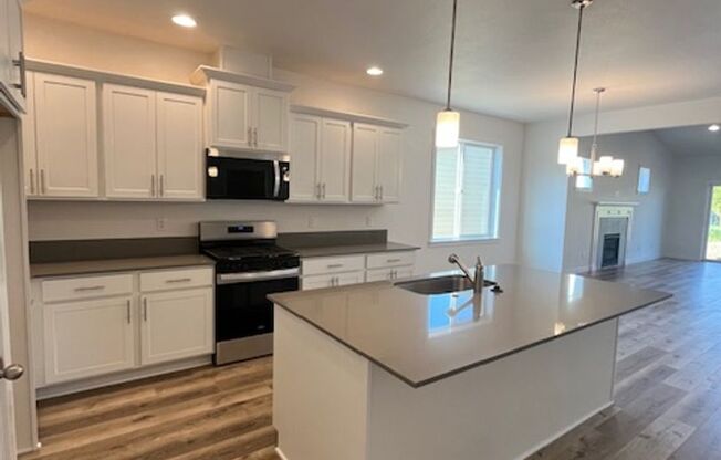 3 Bedroom 2 Bath Silverton OR