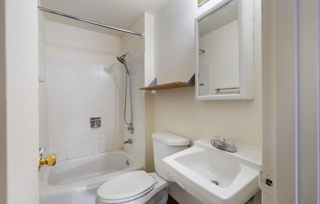 1 bed, 1 bath, 460 sqft, $1,200, Unit 321