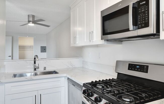 Studio, 1 bath, 600 sqft, $2,095, Unit Unit 310