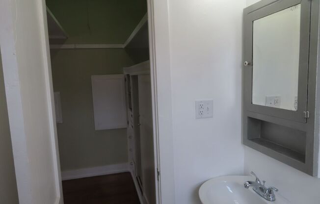 Studio, 1 bath, 400 sqft, $695, Unit #9