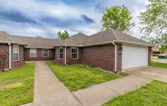 ***255 B ravenwood Blvd***