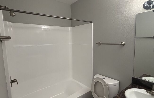 2 beds, 2 baths, 959 sqft, $2,935, Unit 0272
