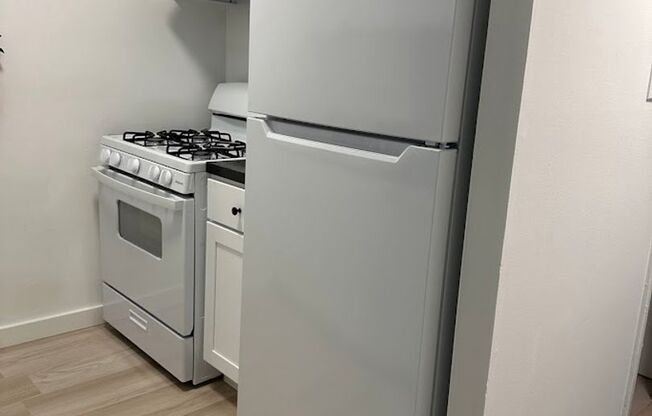 1 bed, 1 bath, 570 sqft, $1,275, Unit AO346