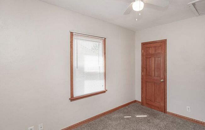 3 beds, 1 bath, $1,225