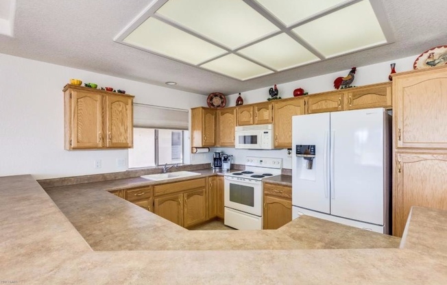 55+ Condo on Golf Course in Sunland Springs Village