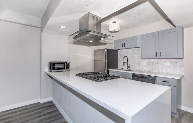 Studio, 1 bath, 593 sqft, $1,099, Unit 4H