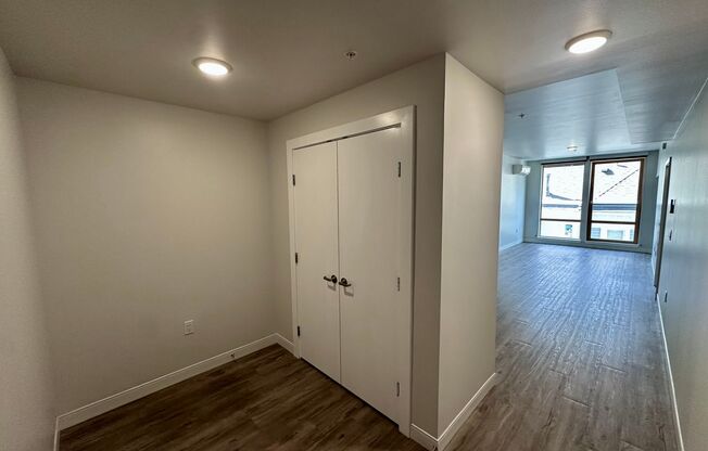 1 bed, 1 bath, 593 sqft, $2,150, Unit Unit 504