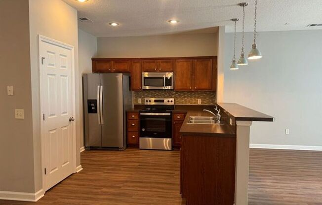 Renovated Townhome in Live Oak. Available now!!