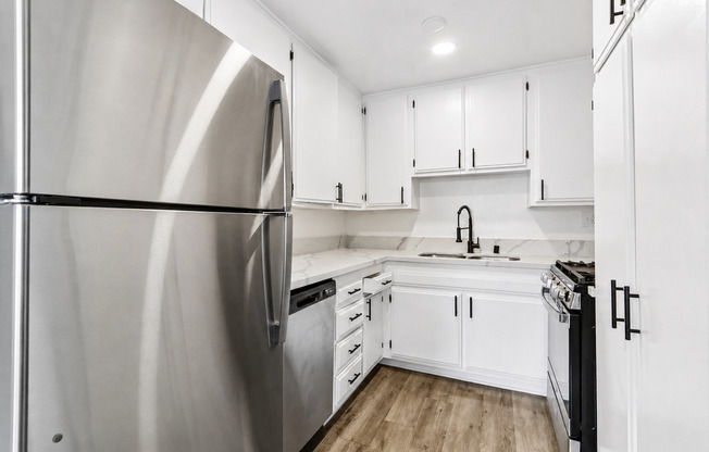 2 beds, 1 bath, 750 sqft, $1,698, Unit 209