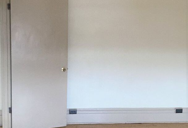 1 bed, 1 bath, 375 sqft, $775, Unit 1018