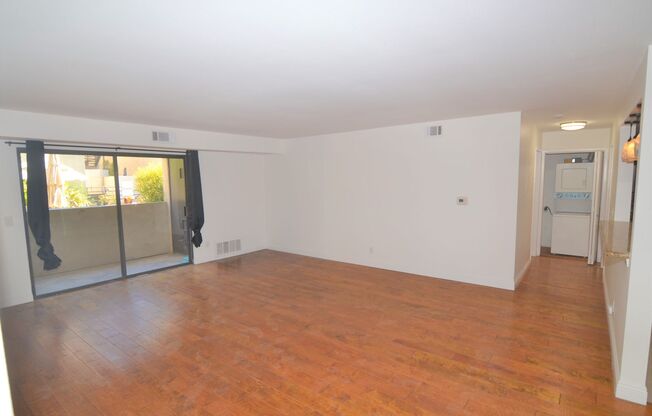 Spacious Lower Level Condo with all the Amenities near the Traffic Circle