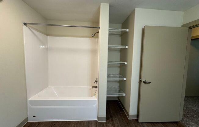 2 beds, 2 baths, 1,057 sqft, $1,646, Unit 89