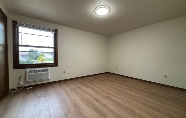 1 bed, 1 bath, 722 sqft, $870, Unit Apt. 13