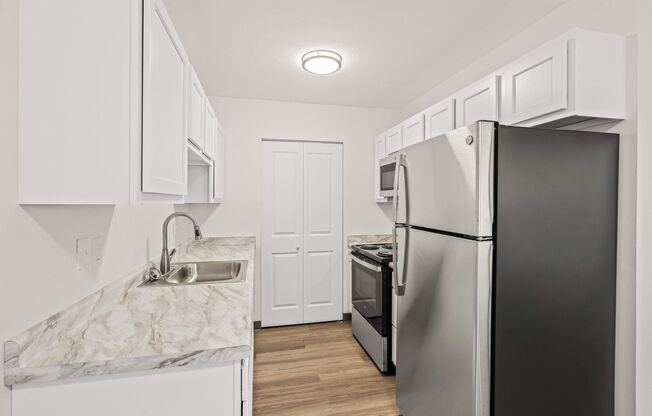 3 beds, 2 baths, 995 sqft, $1,300, Unit 2145-06