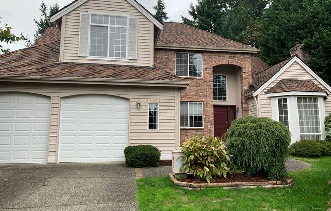 Sammamish 4 bedroom/2.5 bath Beautiful Traditional home 4200.00 **800.00 rent credit***