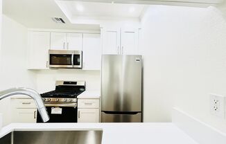 2 beds, 2 baths, $2,995, Unit 110