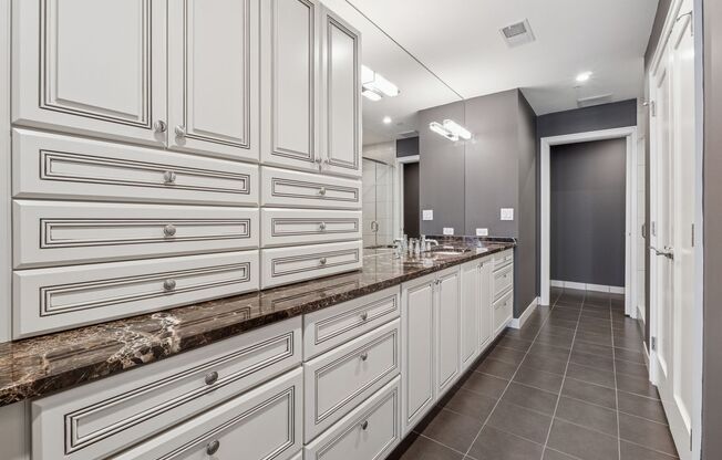 3 beds, 3 baths, $5,895, Unit UNIT 1901