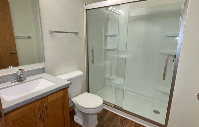 2 beds, 1 bath, 864 sqft, $2,050, Unit 128