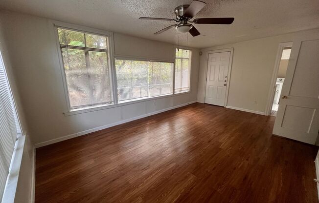 3 beds, 1 bath, $2,800