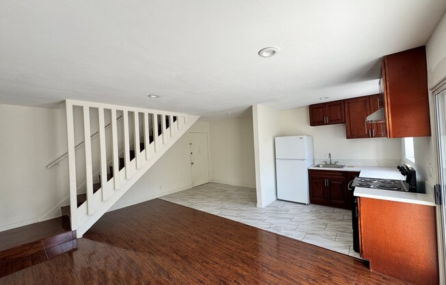 293 N HL AVE