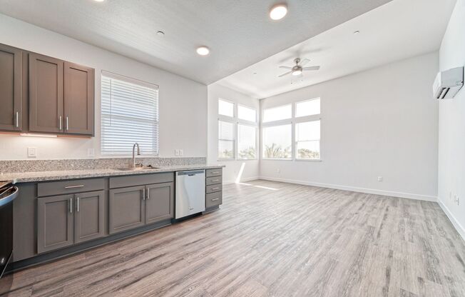 2 beds, 2 baths, 1,012 sqft, $1,810, Unit 122