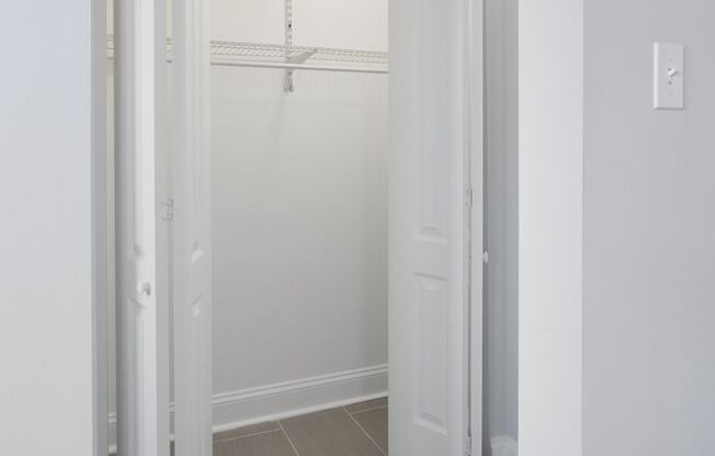 Studio, 1 bath, 362 sqft, $1,450, Unit 605