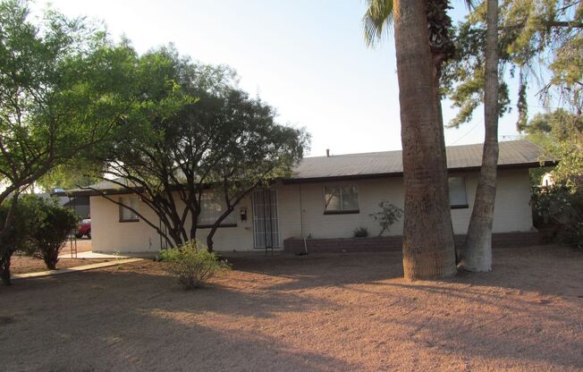 ASU - 5BR/2BA HOUSE W/POOL - BEAUTIFUL HOME , TILE FLOORS Open 5-11-24. 12-1 pm;