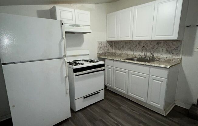 2 beds, 1 bath, $1,700