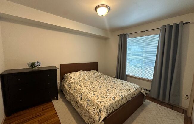 1 bed, 1 bath, $2,095, Unit # 201