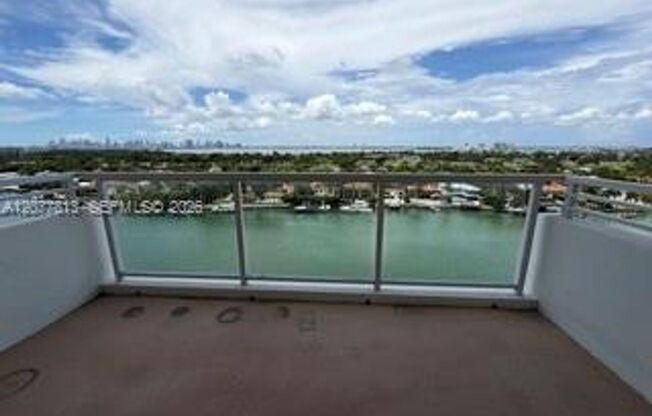 2 beds, 2 baths, $4,500, Unit # 15 J