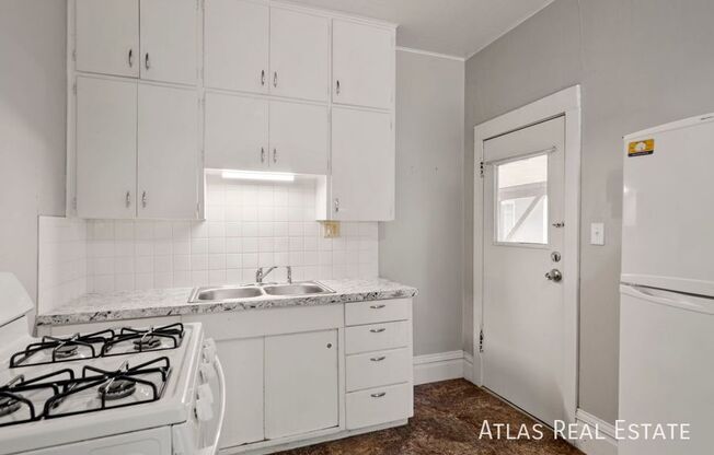 1223 N 13 ST
