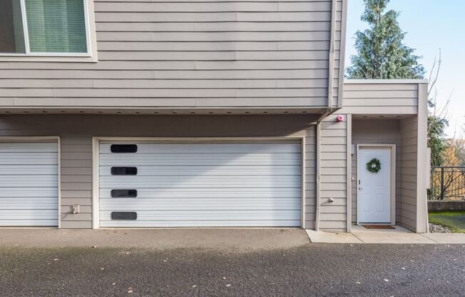 John's Landing 2 Bedroom Condo w/ Views!