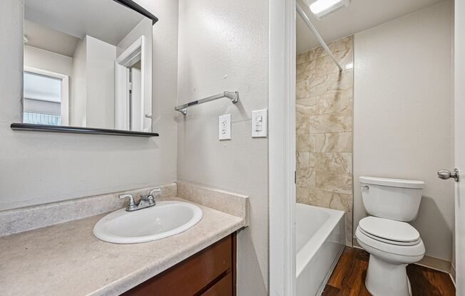 1 bed, 1 bath, 640 sqft, $1,200, Unit 102