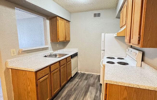 1 bed, 1 bath, 636 sqft, $700, Unit 01H