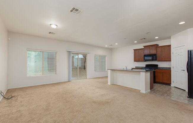 SW 3 bedroom home for $1,995 +sewer/trash-$2041