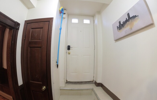 1 bed, 1 bath, $2,300, Unit B1