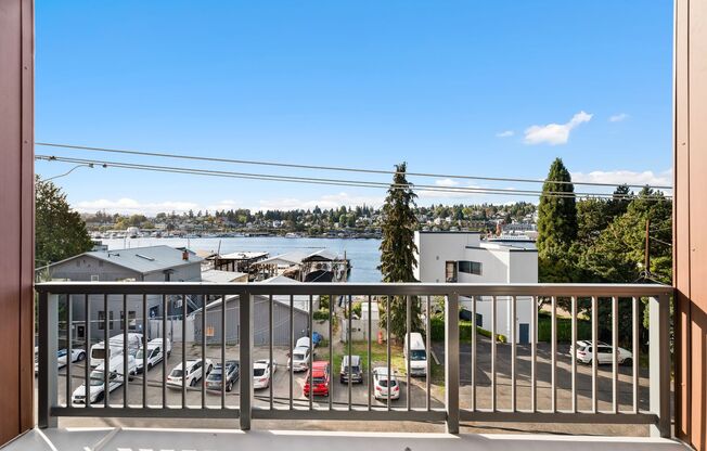 1 bed, 1 bath, 637 sqft, $2,595, Unit 323