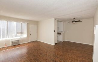 1 bed, 1 bath, 800 sqft, $2,045, Unit 17