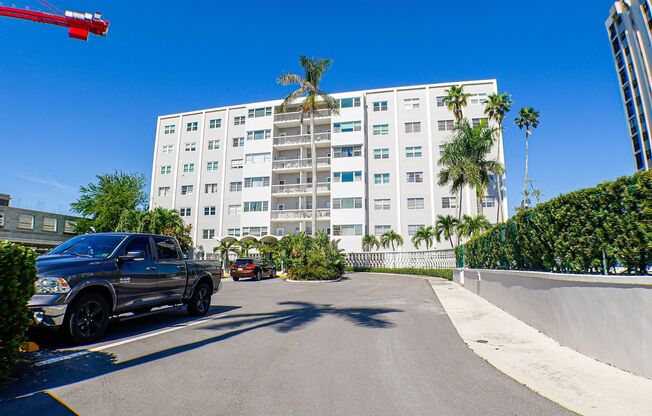 Stunning Fort Myers Condo with Water Views! Available 09/01/2025