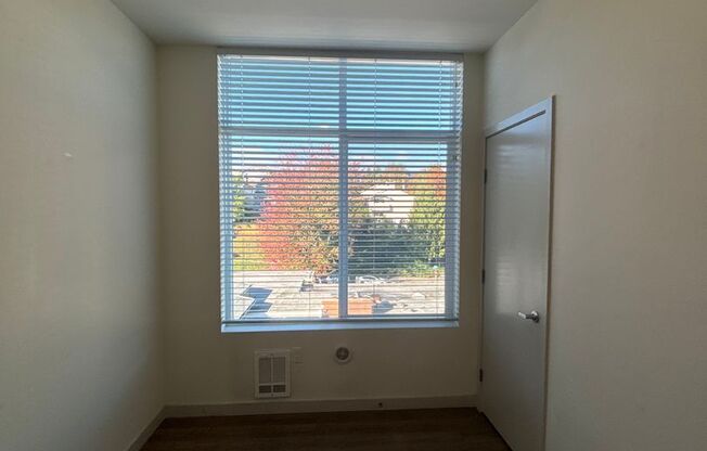 2 beds, 1 bath, 554 sqft, $1,745, Unit 413