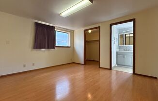 2 beds, 1 bath, $2,700, Unit # B