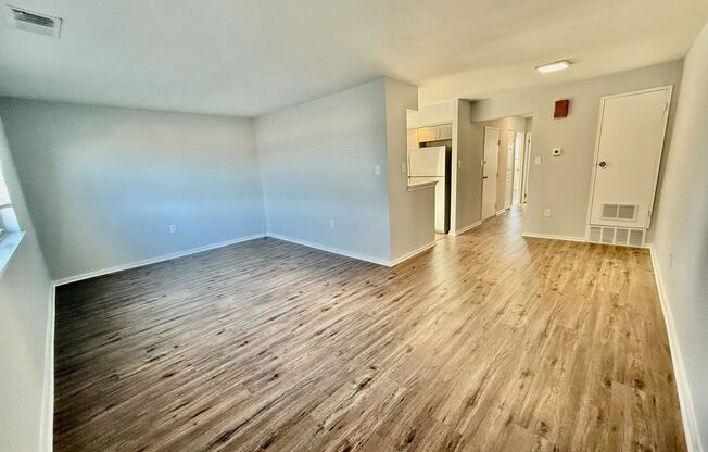 2 beds, 1 bath, $1,400, Unit 2nd Floor