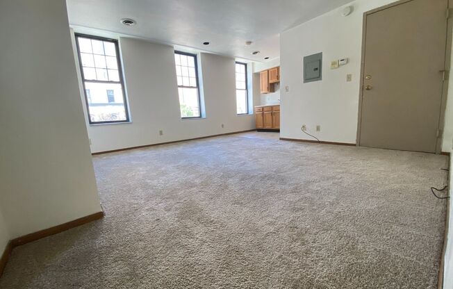 Spacious 1BR on Fifth Ave!! Ideal Oakland Location!!