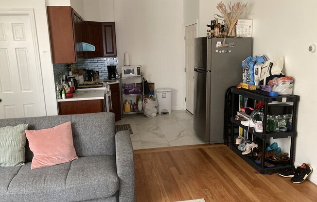 7905 15 AVE