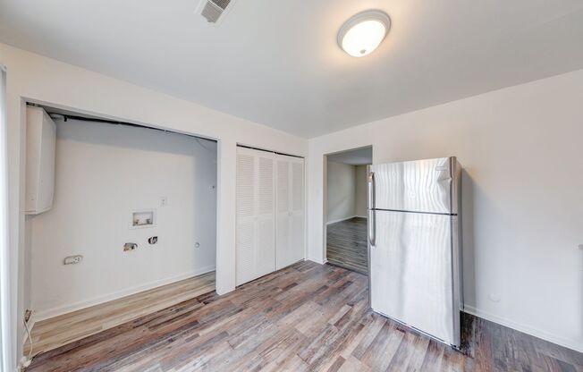 2 beds, 1 bath, 800 sqft, $1,199, Unit 8669F