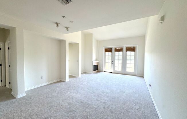 Top floor Playa Vista Condo 2+2