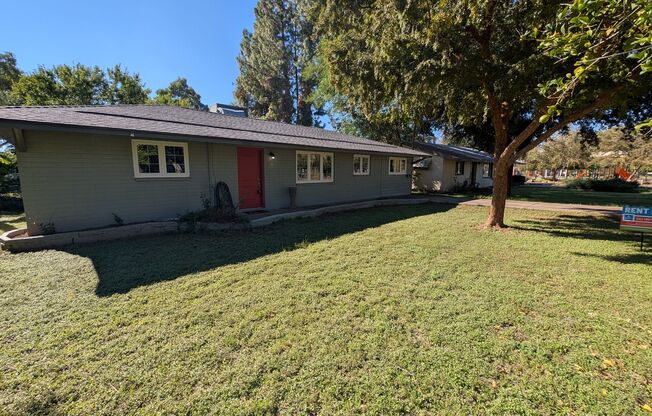 3 Bedroom Home Plus Bonus Room in the Hudson Manor Community Near S McClintok Dr and E Apache Blvd!