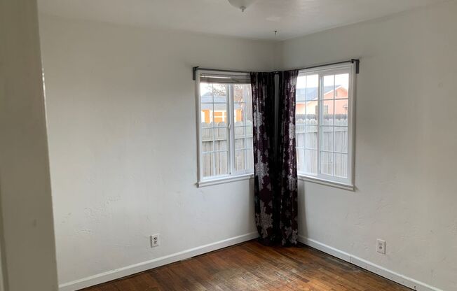 2 beds, 1 bath, $2,950